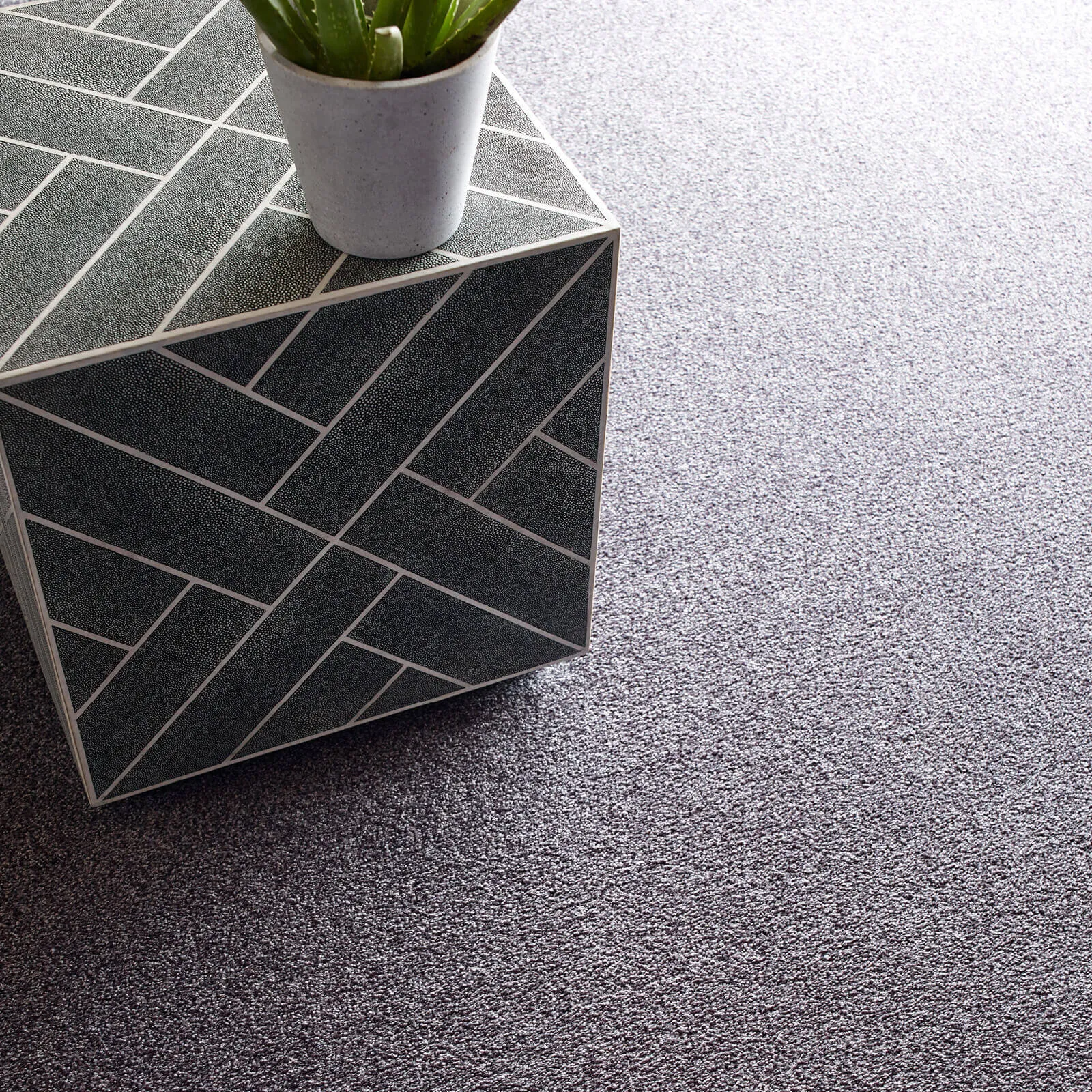 FindYourComfortTonal-EA819-00440-WashedIndigo-Detail_1600x1600